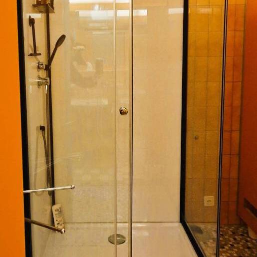 Douche - SPA des abeilles - Chambres d'hôtes - Apiculture - Apitherapie - Vaud - La Coudre - Lausanne - Suisse